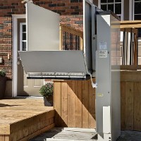 >Savaria Multilift Outdoor Vertical Platform Lift
